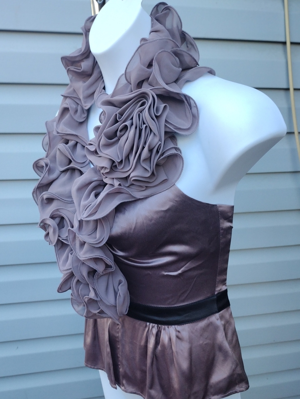 💜 Y2K bebe Dusty Mauve/ Taupe Satin Dramatic Ruffled Fairycore Halter Top - Picture 8 of 15